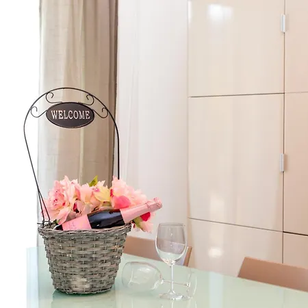 600 Meters From The Sea - Private Courtyard And Parking Apartamento Diano Marina