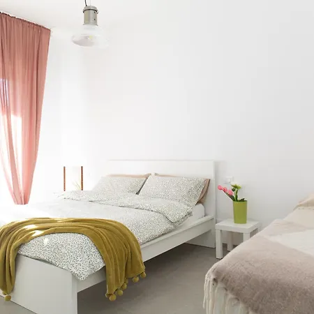 600 Meters From The Sea - Private Courtyard And Parking Daire