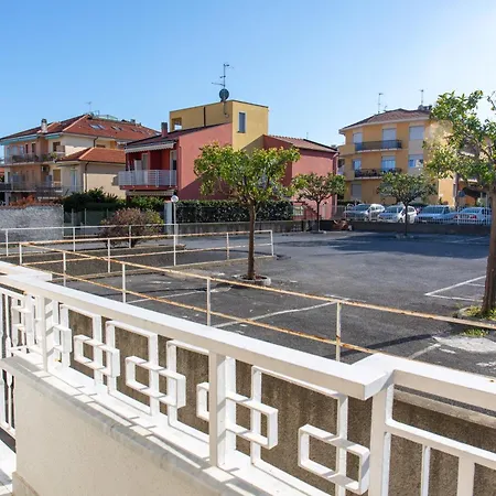 Apartamento 600 Meters From The Sea - Private Courtyard And Parking Diano Marina
